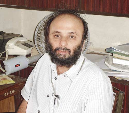 Dr Neeraj Hatekar is a professor of Econometrics at the Economics department of Mumbai University. Pic/Datta Kumbhar