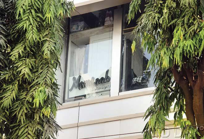 Anjali, who owns Memsaab boutique in Khar, told Rosy that she also had a boutique with the same name in Dubai, and that she was looking for an assistant manager for the same. Pic/Satyajit Desai