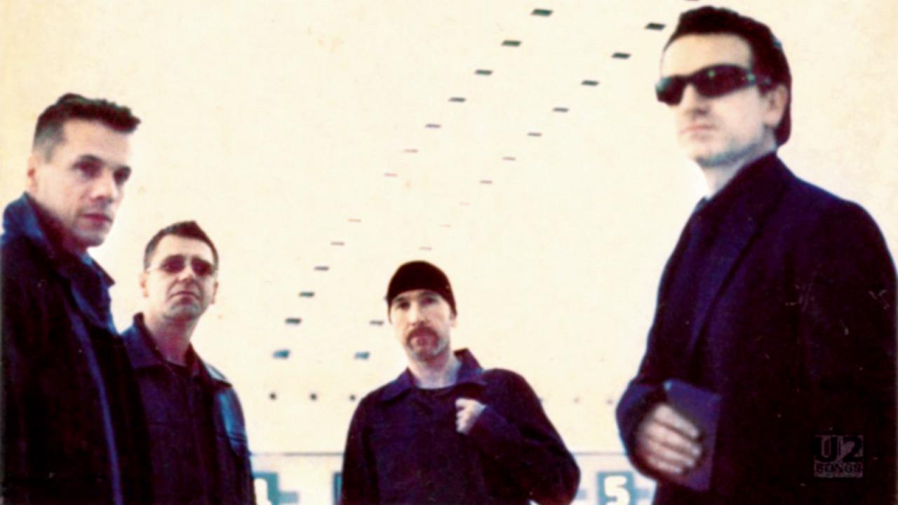 Pics courtesy/u2songs.com