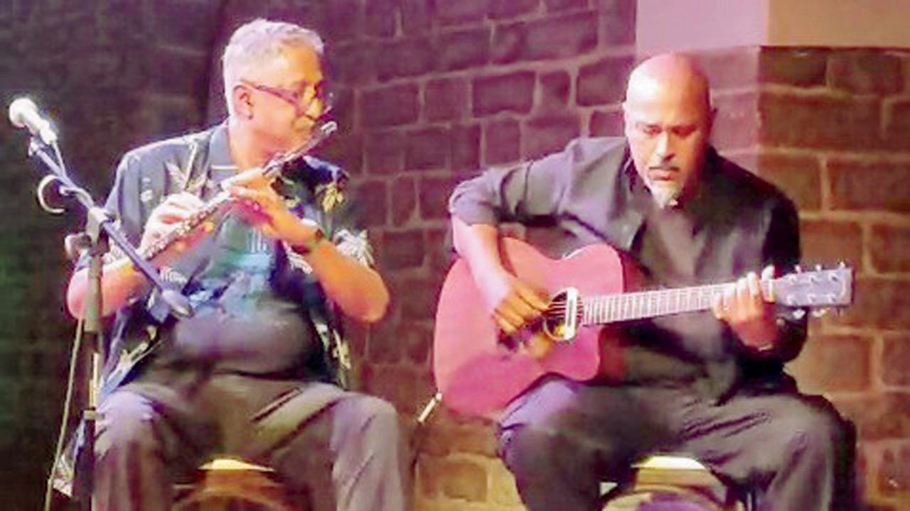 Rajeev Raja performs with Hitesh Dhutia