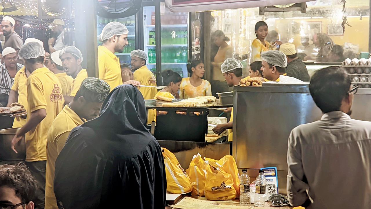 Rolls are made on a coal-based sigdi at Shabbir&rsquo;s Tawakkal Sweets on Mohammed Ali Road. Pics/Sarthak Mehta