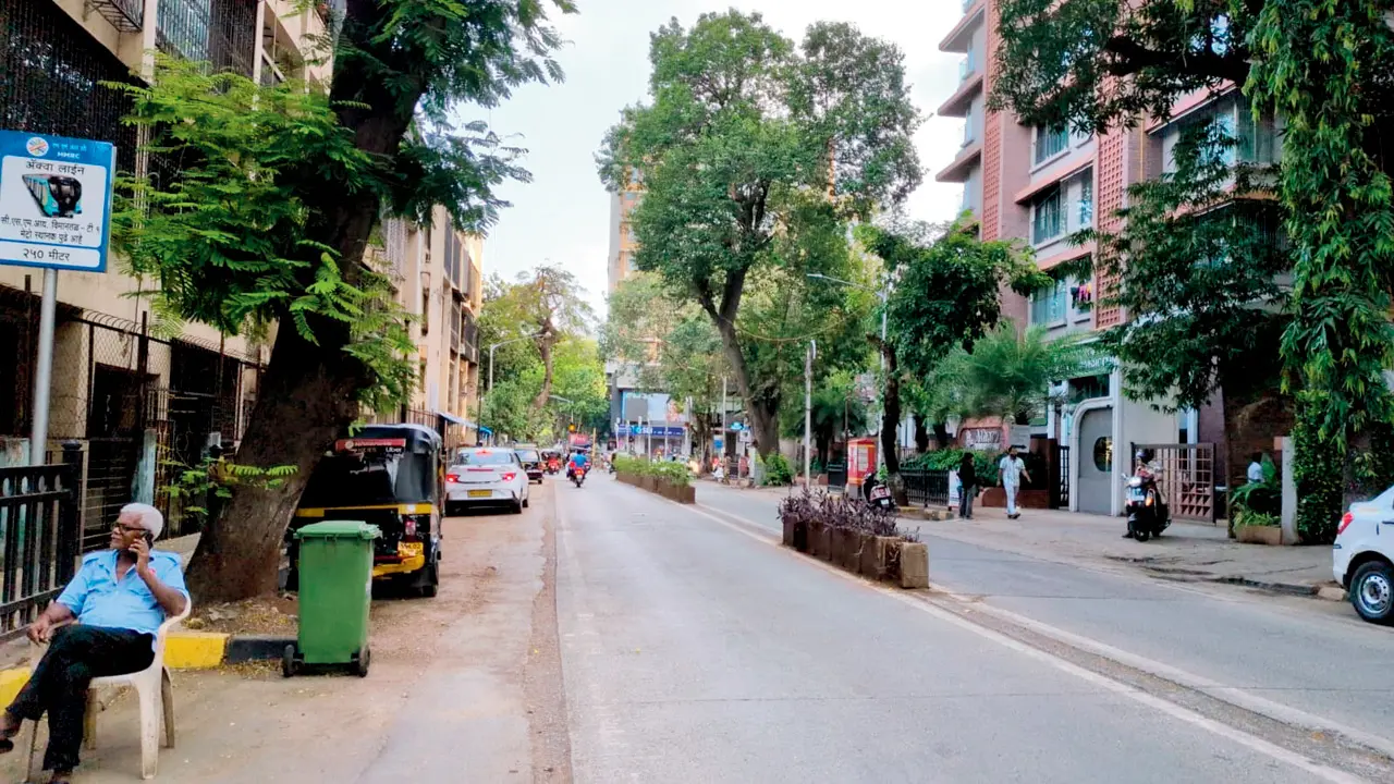 The same stretch on Sunday, after the Vakola Traffic Division swung into action. Pic/By Special Arrangement