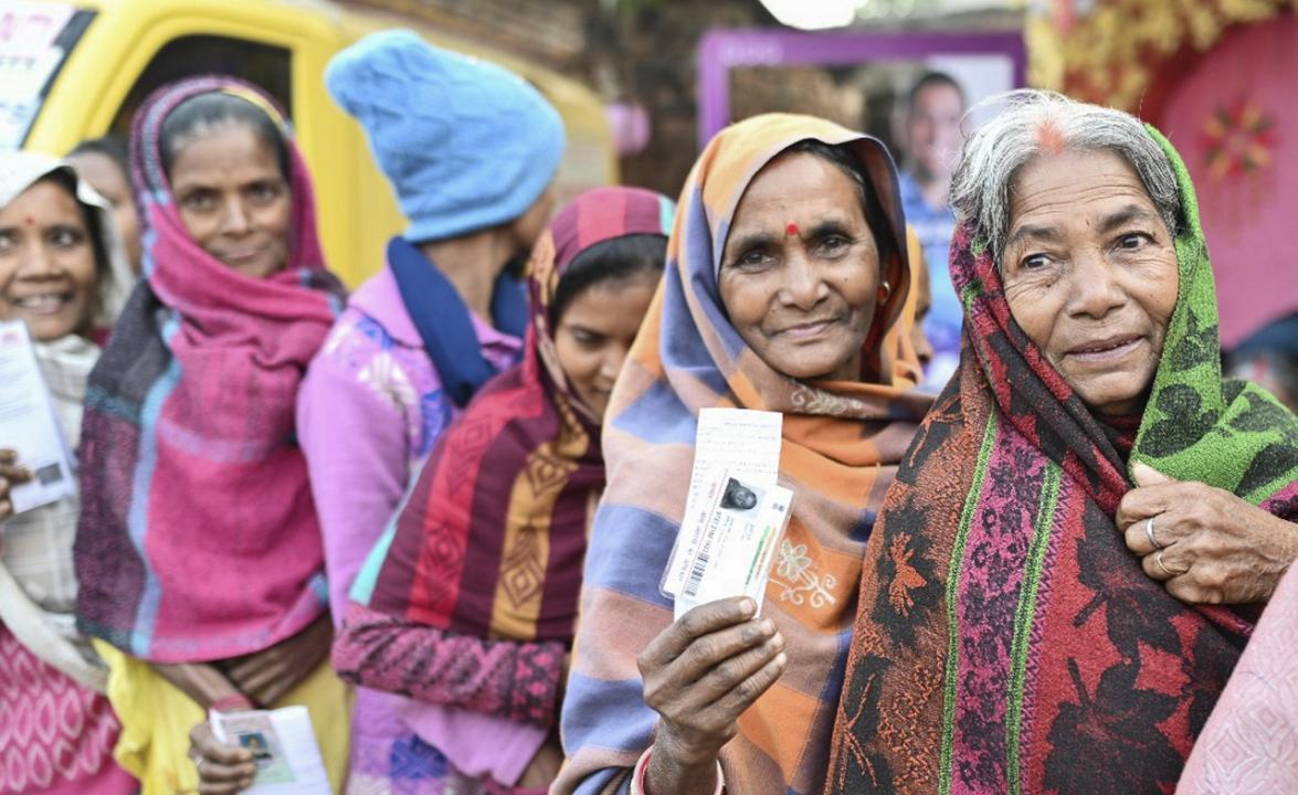 Mothers Day throwback: Alia Bhatt, Kareena Kapoors pregnancy fashion