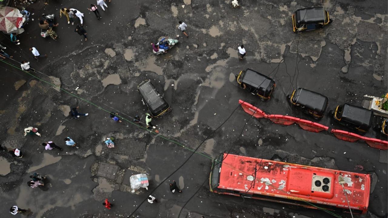 Mothers Day throwback: Alia Bhatt, Kareena Kapoors pregnancy fashion