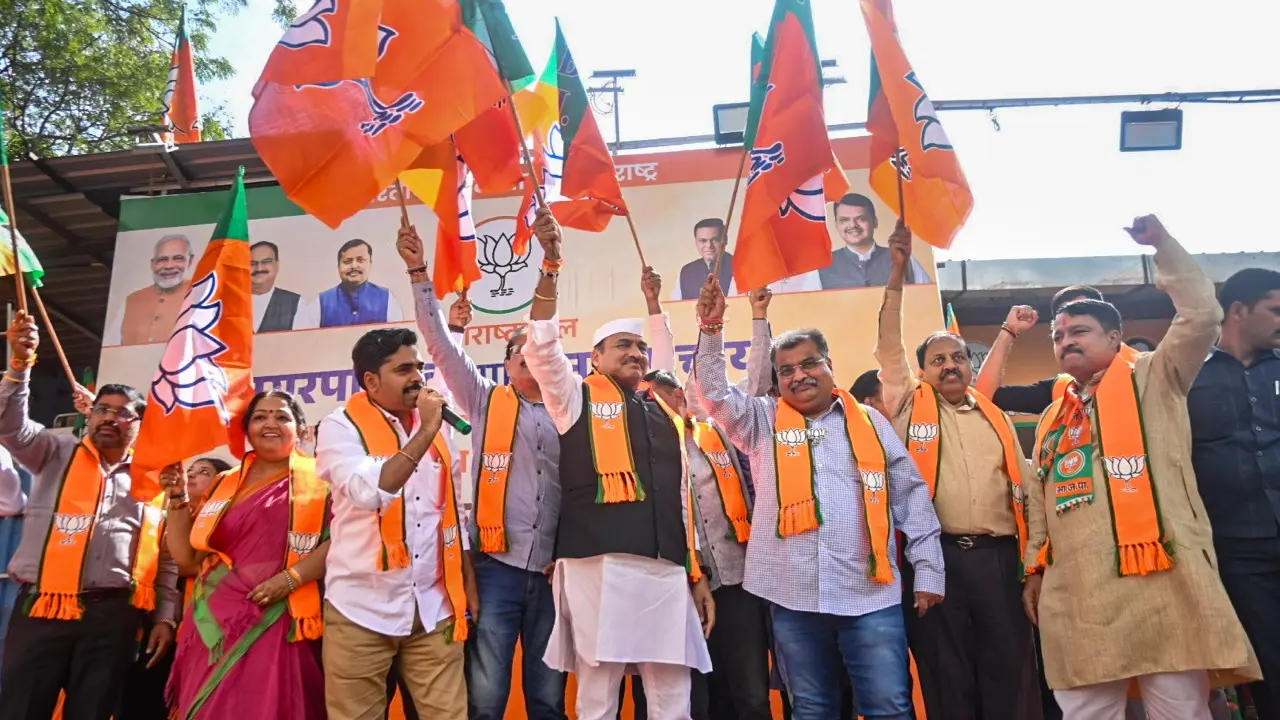 Mothers Day throwback: Alia Bhatt, Kareena Kapoors pregnancy fashion