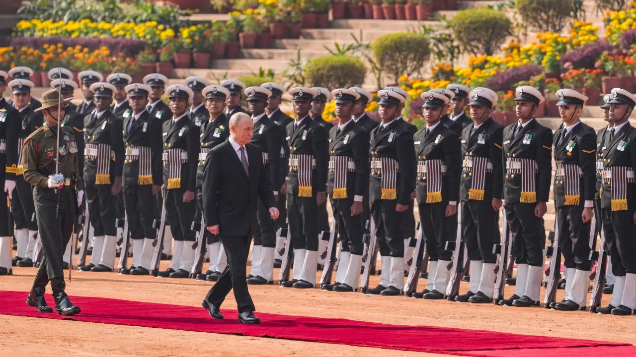 Mothers Day throwback: Alia Bhatt, Kareena Kapoors pregnancy fashion