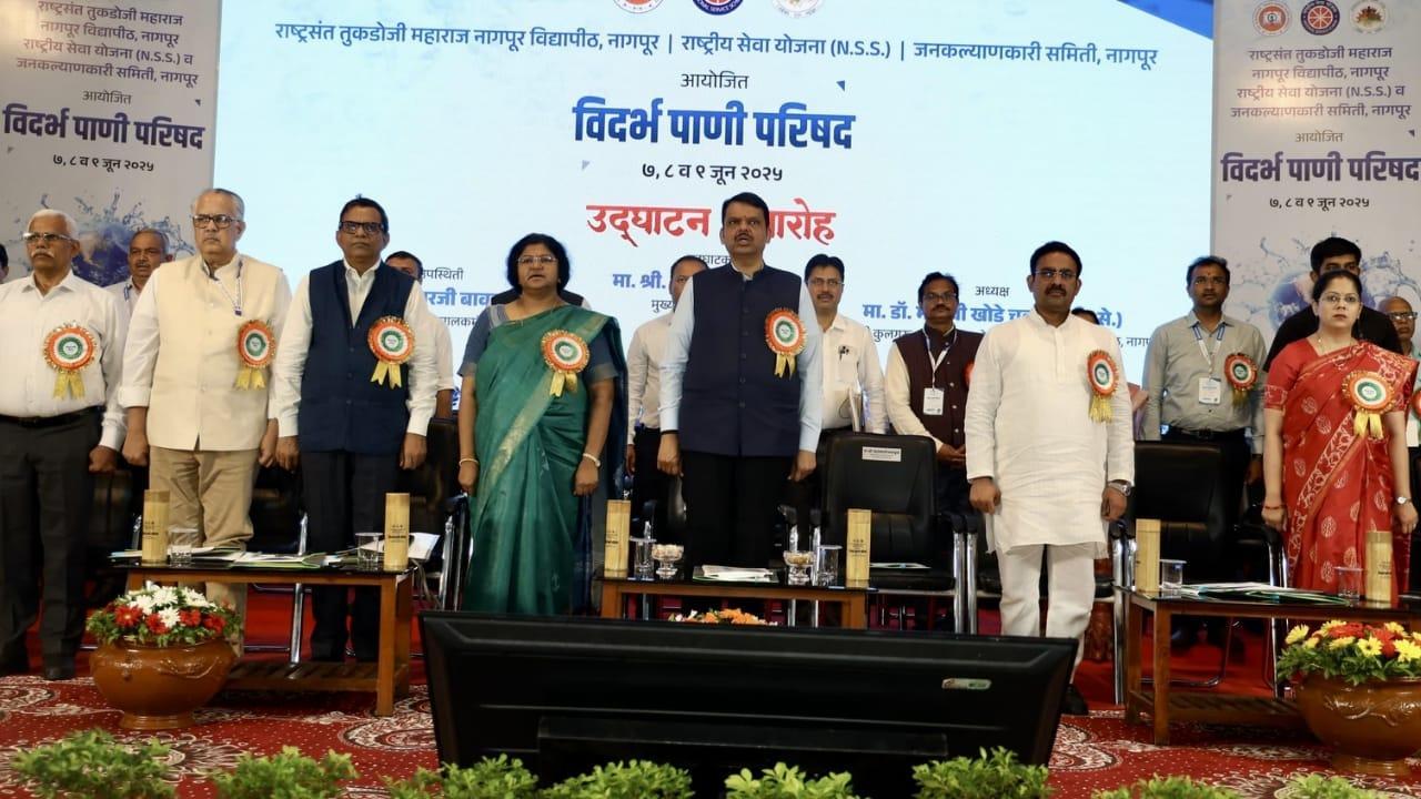 Mothers Day throwback: Alia Bhatt, Kareena Kapoors pregnancy fashion