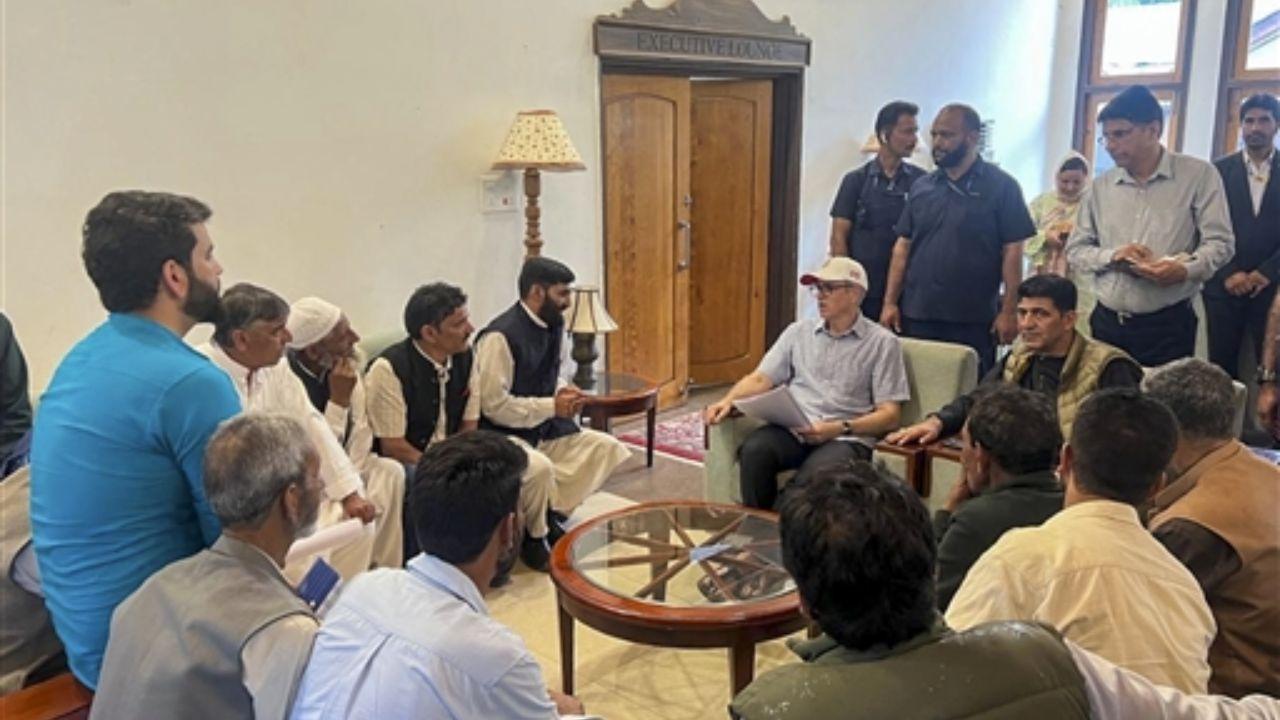 Mothers Day throwback: Alia Bhatt, Kareena Kapoors pregnancy fashion