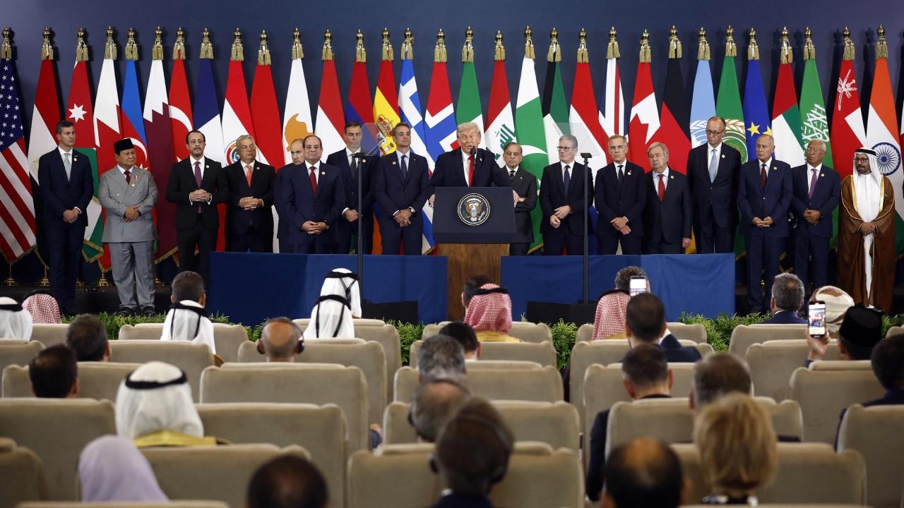 Mothers Day throwback: Alia Bhatt, Kareena Kapoors pregnancy fashion