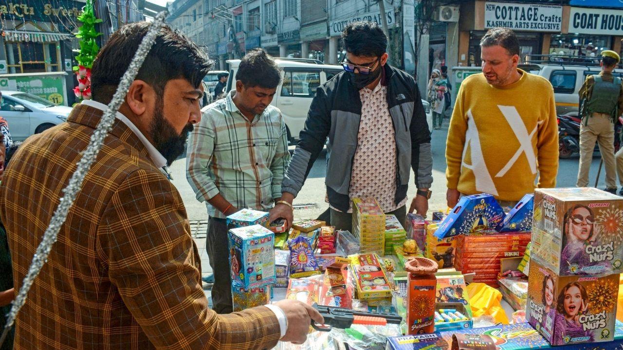 Mothers Day throwback: Alia Bhatt, Kareena Kapoors pregnancy fashion