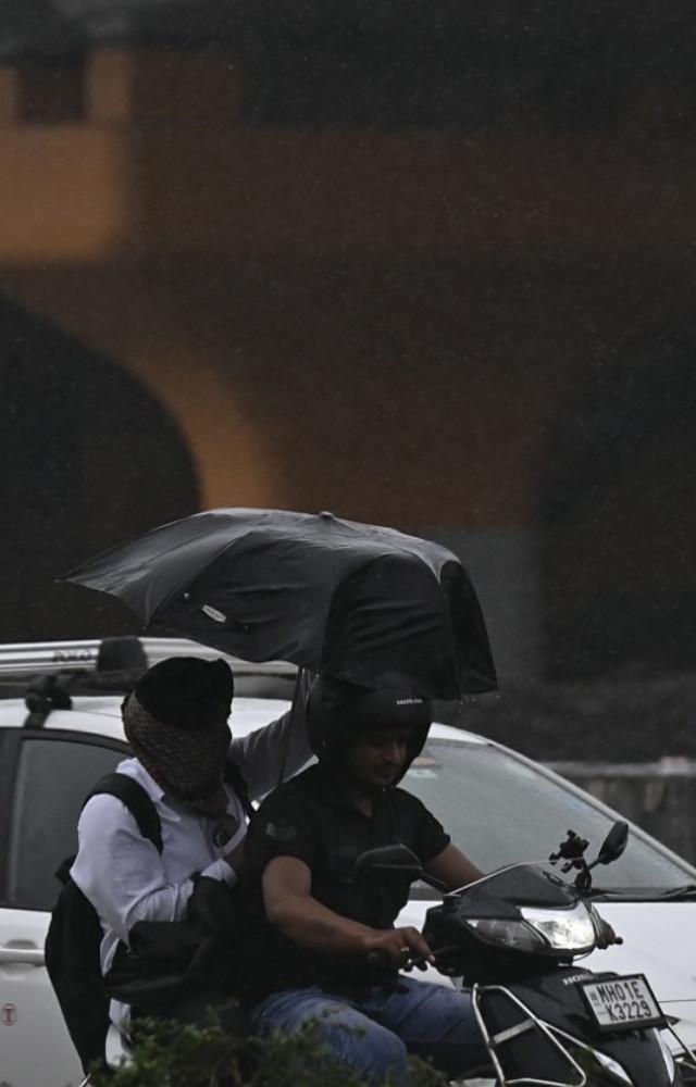 Mothers Day throwback: Alia Bhatt, Kareena Kapoors pregnancy fashion