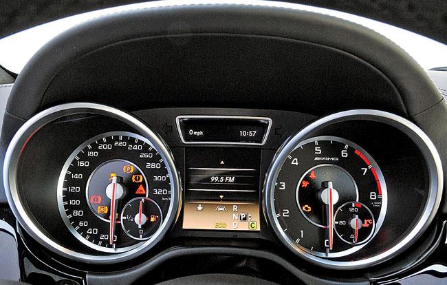 The instrument cluster features a hi-resolution coloured screen. You can time your laps using the Racetimer feature