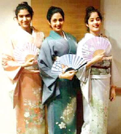 Sridevi (centre) with her daughters Janhvi (right) and Khushi (left)