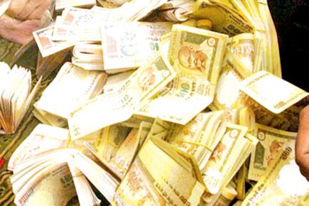 Police seize fake notes of Rs 1.11 crore; arrests 2