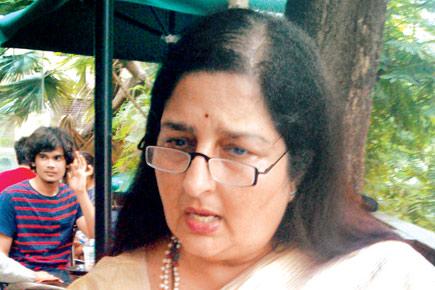 Spotted: A bothered-looking Anuradha Paudwal at a coffee shop