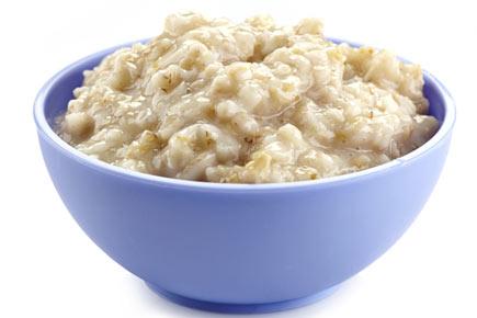 Instant oatmeal in breakfast manages hunger better