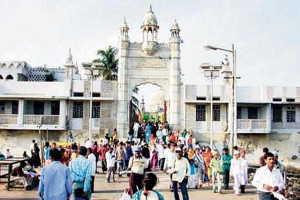 Inspired by Shani Shingnapur protest, women now seek entry into Haji Ali Dargah