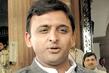 UP CM Akhilesh reshuffles cabinet, drops one minister