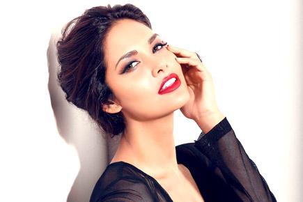 Actresses are for glamour in Sajid Khan's films: Esha Gupta