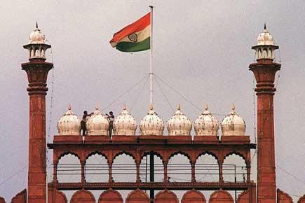 Shiv Sena MP wants saffron flag hoisted atop Red Fort, sparks row