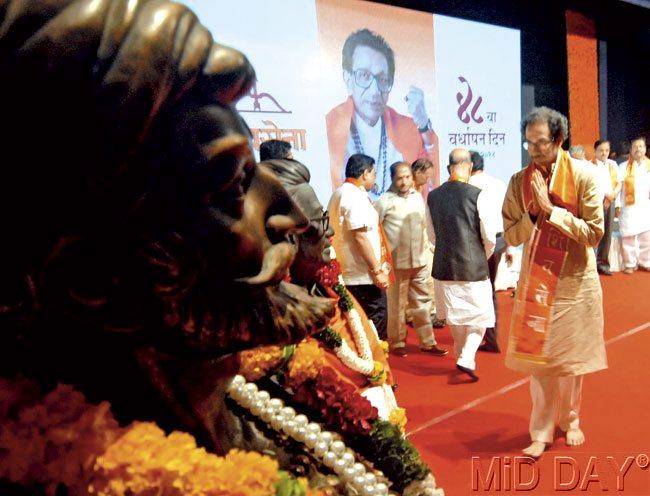 Shiv Sena chief Uddhav Thackeray, at the party’s 48th anniversary celebrations, said he hadn’t taken a decision on whether he would contest the polls, or become the CM, if the opportunity came. Pic/Sameer Markande