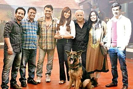 Mahesh Bhatt pays a surprise visit to Bipasha Basu