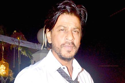 Shah Rukh Khan undergoes a minor eye surgery