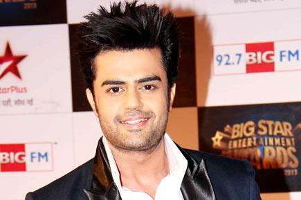 Manish Paul takes selfie with real prisoners