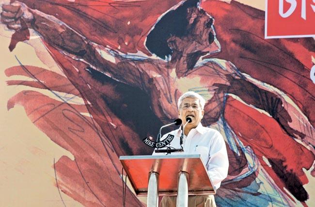 Communist Party of India Marxist (CPIM) General Secretary Prakash Karat delivers his address during a mass rally organised by the CPIM in Kolkata on February 9, 2014. 