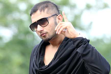 Yo Yo Honey Singh completes the shoot for his next single,despite  thunderstorm | Punjabi Movie News - Times of India