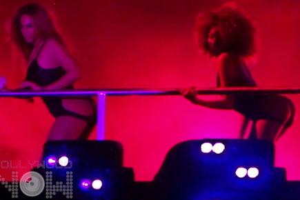 OMG! Beyonce flaunts butt cheeks at 'On The Run Tour' Concert Miami