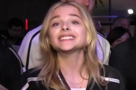 Chloe Grace Moretz mobbed by fans