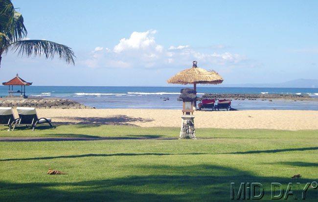 The Club Med, Bali faces the Nusa Dua beachfront and has lazy chairs and couches for tourists to enjoy the view. Pics/Phorum Dalal