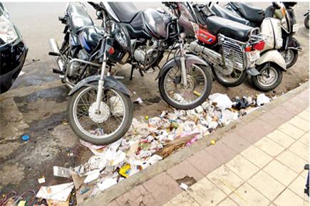 FC Road residents teach hawkers a lesson in cleanliness