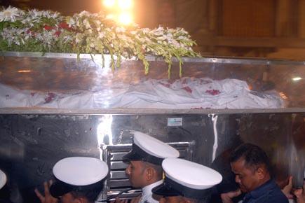 Gopinath Munde's mortal remains being flown to his native place for funeral