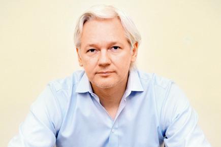 Julian Assange to make his modelling debut?