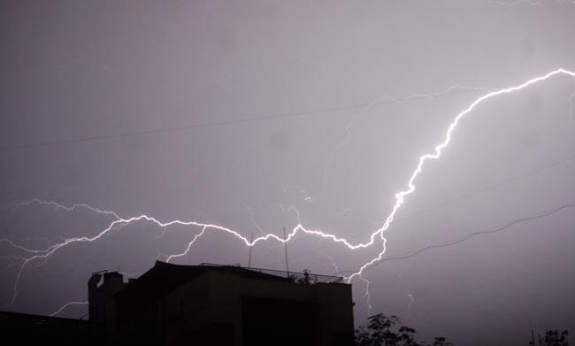 Lightning strike kills six in Odisha