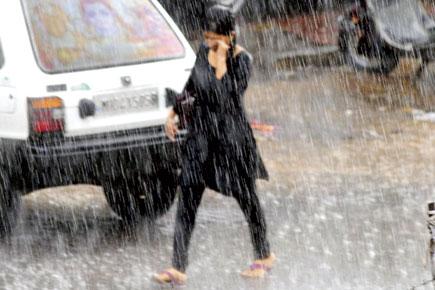 Heavy rainfall continues in Nashik, affecting normal life