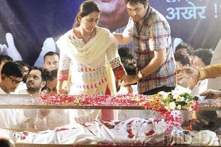 Thousands bid tearful adieu to Gopinath Munde in Parli