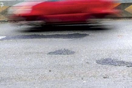 MSRDC blames traffic police for Dindoshi flyover potholes