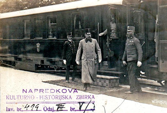 A picture acquired from the historical archives of Sarajevo shows Archduke Franz Ferdinand exiting a train upon his arrival in Ilidza, western suburb of Sarajevo, on June 27, 1914, the day before his assassination.  AFP PHOTO/HISTORICAL ARCHIVES OF SARAJEVO 