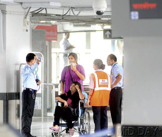 An official, after much deliberation with his colleagues, told us there was nothing they could do to help us reach the ground floor. He requested us to go back to Asalpha, but accompanied us till the train door