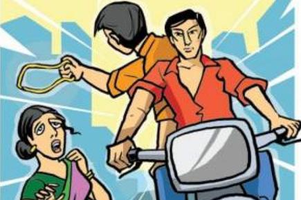 Bike-borne assailants loot Rs 20L from petrol pump employee