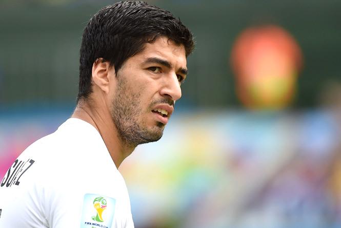 Twitter sinks teeth into Luis Suarez after FIFA World Cup 'bite'