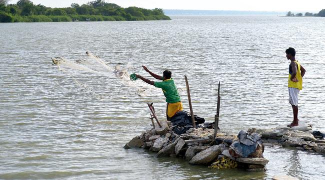 Rather than merely disseminating information about the climate daily, the Radio Monsoon team plans to collate scientific feedback from fisherfolk of specific fishing zones in Kerala, using Geographical Information System gadgets. 