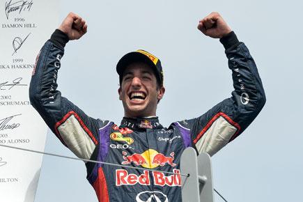 Canadian GP: Daniel Ricciardo wins drama-laden race to end Mercedes run