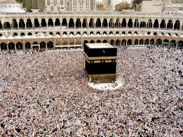 Muslim pilgrims perform their fairwell circumambul-ation around Kaaba in the holy city of Mecca