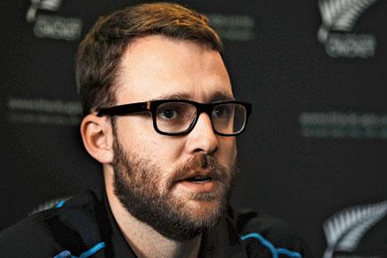 NZ's Daniel Vettori delays Test retirement amidst Hughes' death