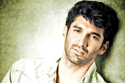 Aditya Roy Kapoor checks his fan pages to keep tabs on himself