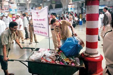 Mumbai: 692 caught spitting and littering at stations